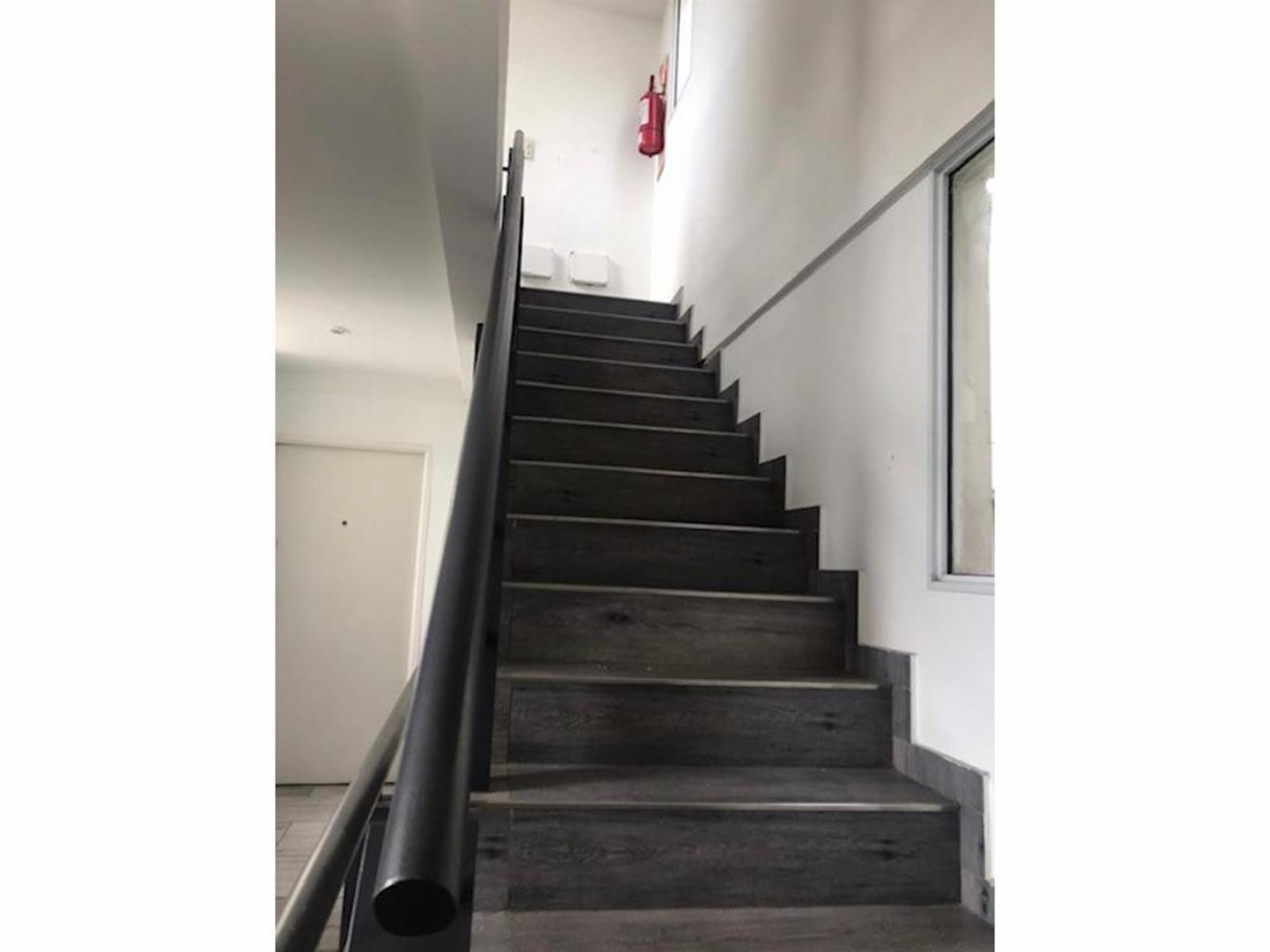 EXCELENTE DEPARTAMENTO DE 2 AMBIENTES EN SEGUNDO PISO AL FRENTE CON BALCÓN Y TERRAZA — foto 4