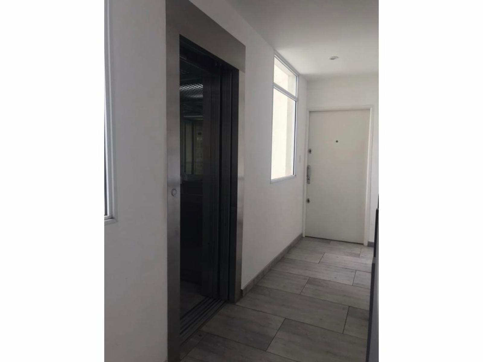 EXCELENTE DEPARTAMENTO DE 2 AMBIENTES EN SEGUNDO PISO AL FRENTE CON BALCÓN Y TERRAZA — foto 5