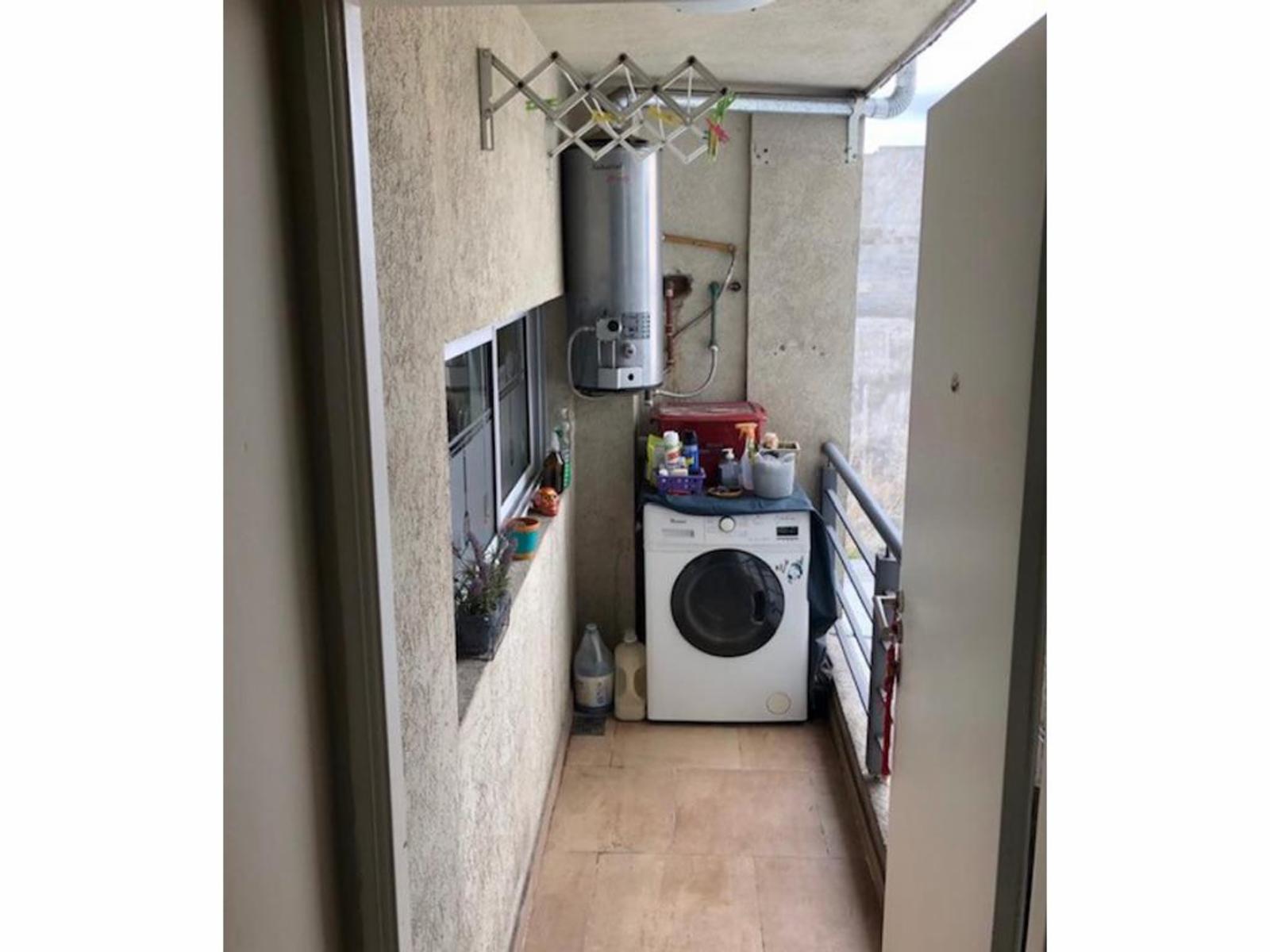 EXCELENTE DEPARTAMENTO DE 2 AMBIENTES EN SEGUNDO PISO AL FRENTE CON BALCÓN Y TERRAZA — foto 11