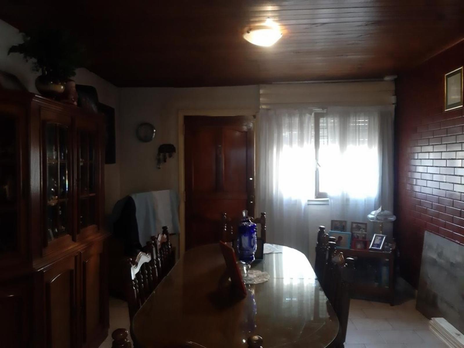 EXCELENTE PH DE 3 AMBIENTES AL FRENTE CON PATIO Y TERRAZA — foto 3