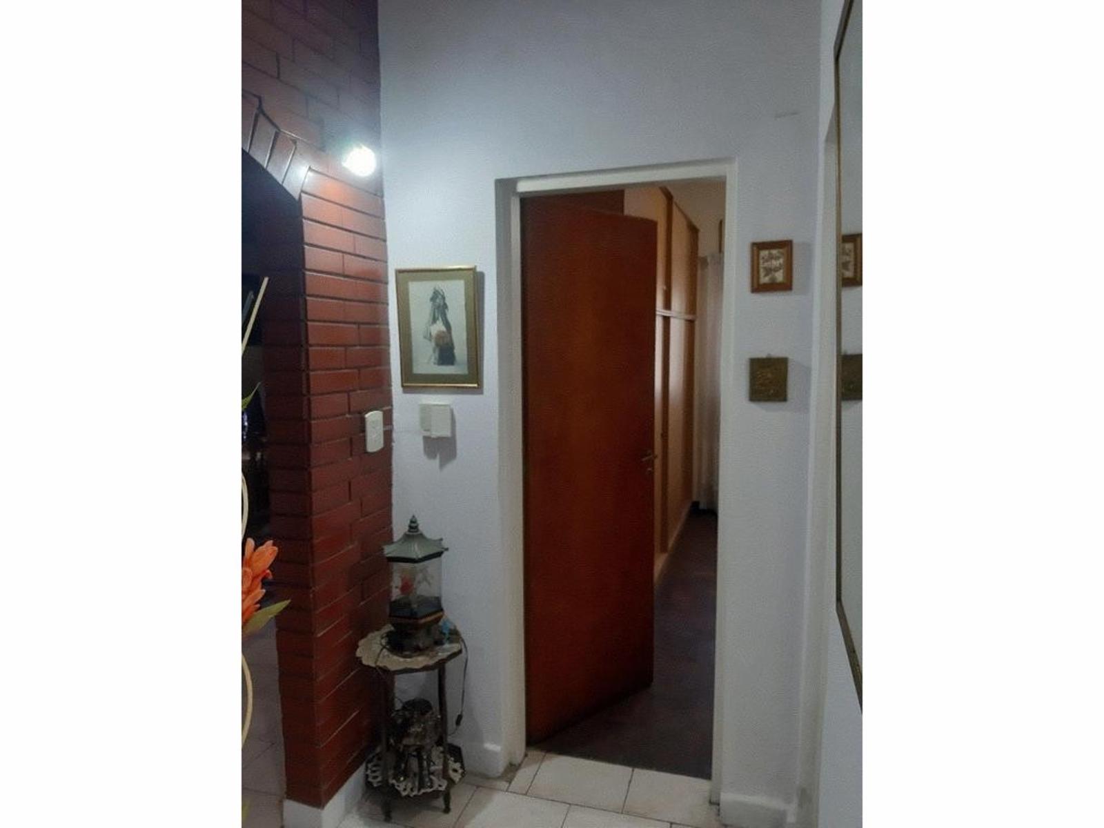 EXCELENTE PH DE 3 AMBIENTES AL FRENTE CON PATIO Y TERRAZA — foto 4