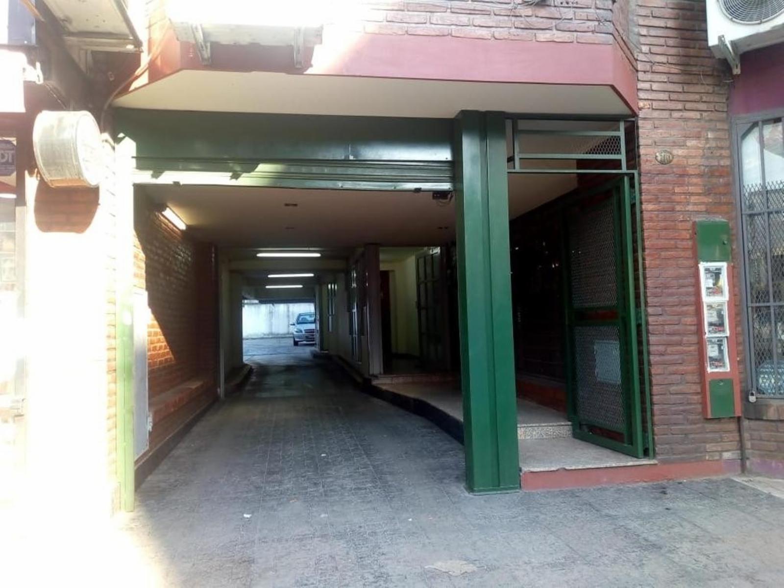 OFICINA DE 33 M² EN TERCER PISO AL CONTRAFRENTE EN PLENO CENTRO DE SAN JUSTO - 2