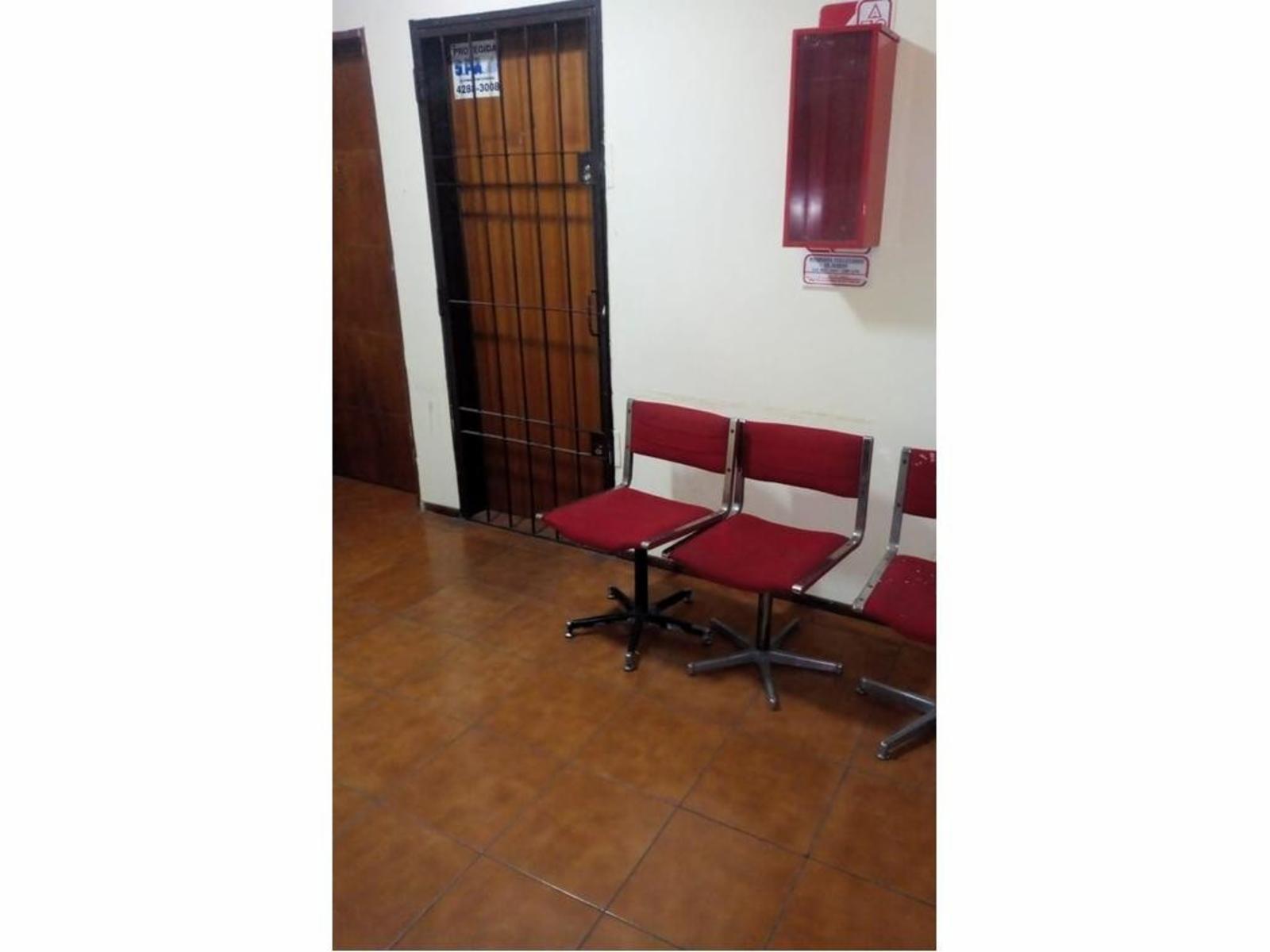 OFICINA DE 33 M² EN TERCER PISO AL CONTRAFRENTE EN PLENO CENTRO DE SAN JUSTO - 3