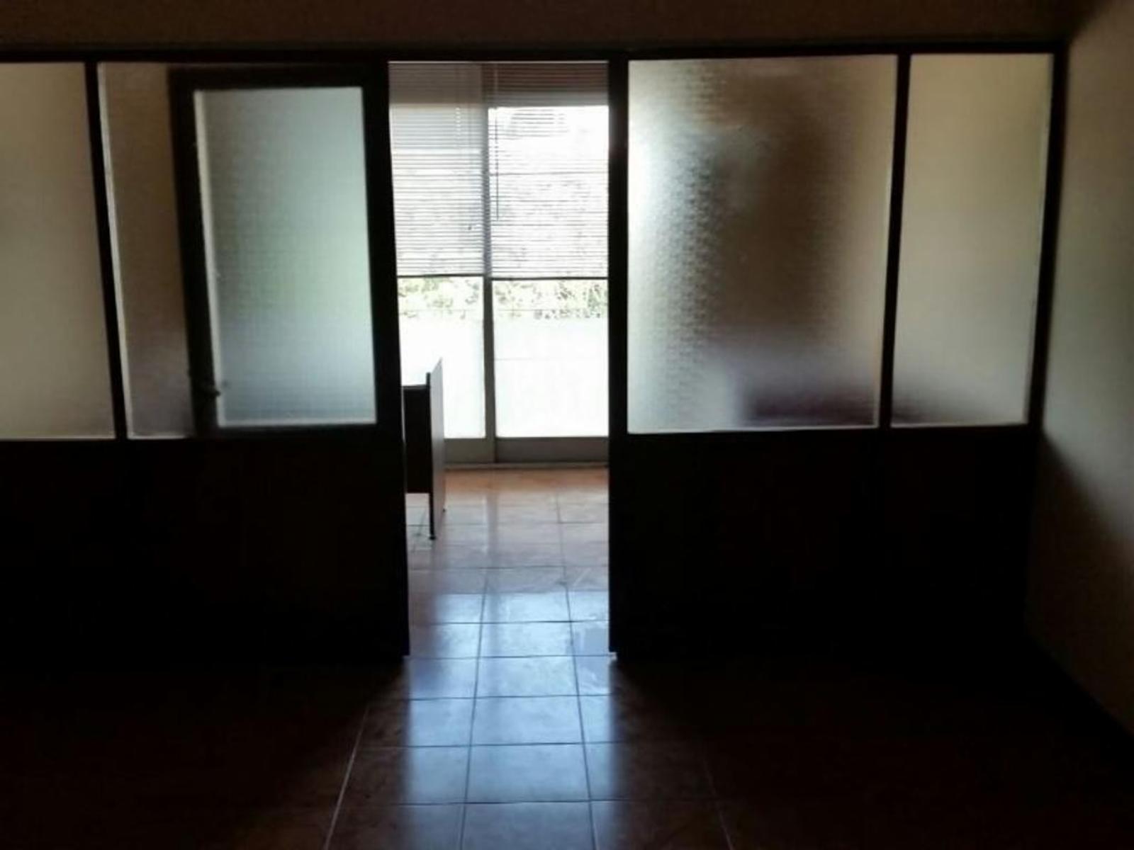 OFICINA DE 33 M² EN TERCER PISO AL CONTRAFRENTE EN PLENO CENTRO DE SAN JUSTO - 6