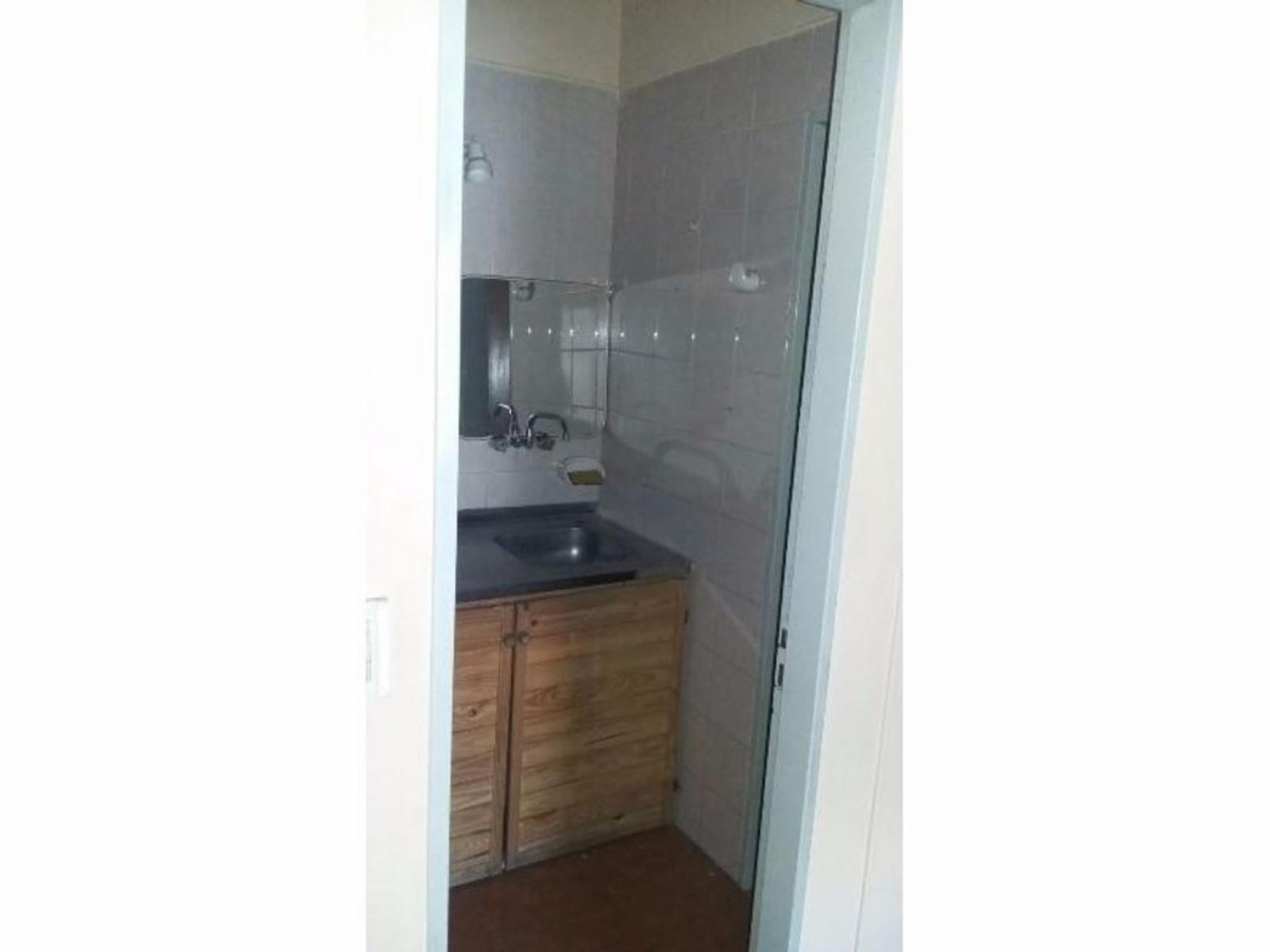 OFICINA DE 33 M² EN TERCER PISO AL CONTRAFRENTE EN PLENO CENTRO DE SAN JUSTO - 13