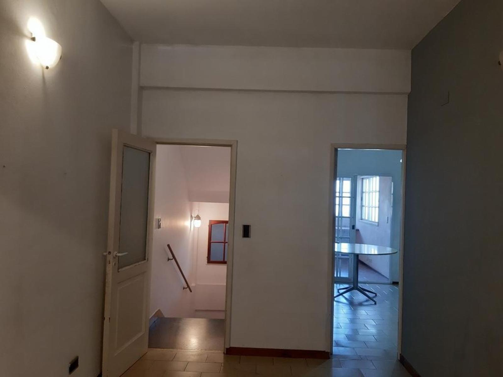 PH DE 4 AMBIENTES AL FRENTE CON PATIO, BALCÓN Y TERRAZA — foto 6