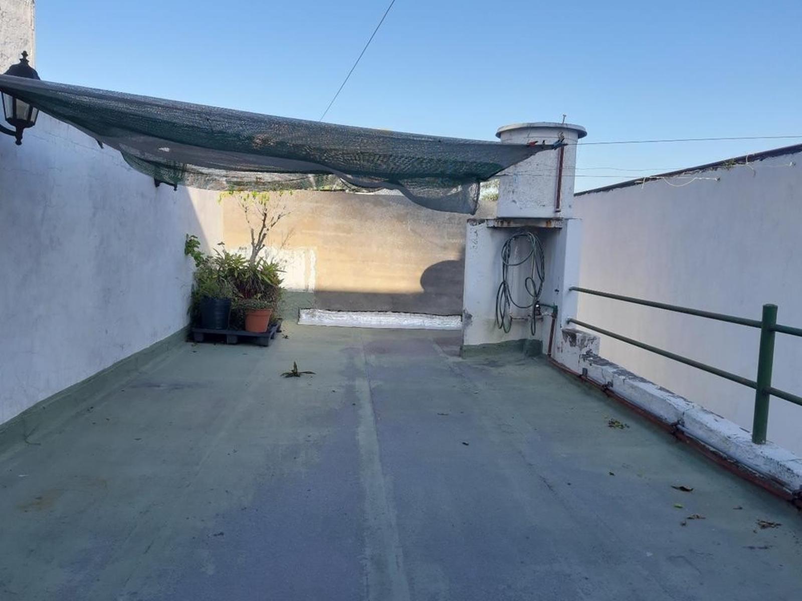 PH DE 4 AMBIENTES AL FRENTE CON PATIO, BALCÓN Y TERRAZA — foto 14