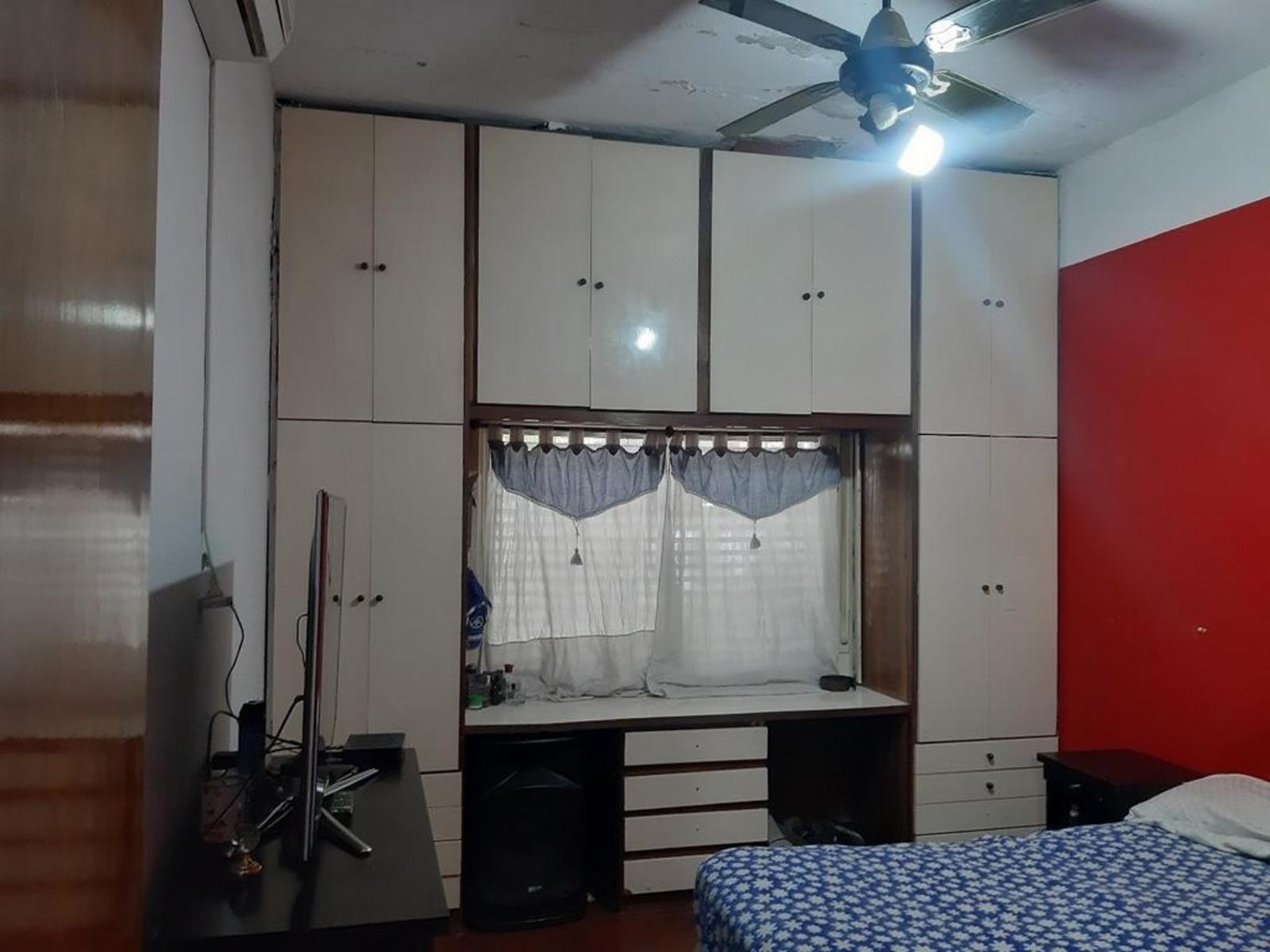 CASA DE 5 AMBIENTES UBICADA EN ESQUINA CON PATIO Y TERRAZA — foto 10