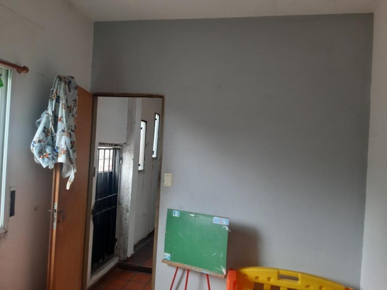 CASA DE 5 AMBIENTES UBICADA EN ESQUINA CON PATIO Y TERRAZA — foto 15