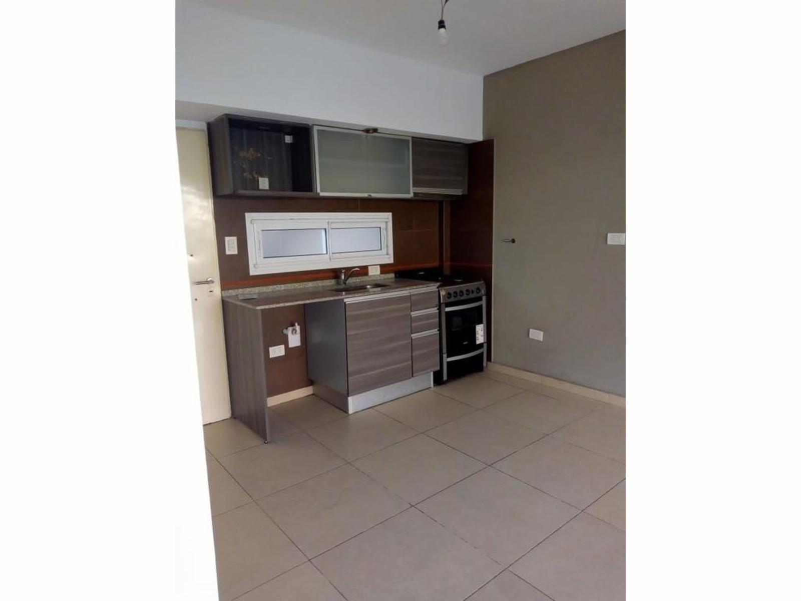 EXCELENTE DEPARTAMENTO DE 2 AMBIENTES AL CONTRAFRENTE CON BALCÓN Y TERRAZA — foto 5