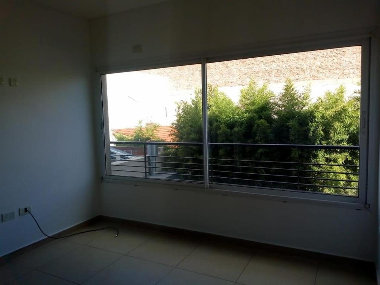 EXCELENTE DEPARTAMENTO DE 2 AMBIENTES AL CONTRAFRENTE CON BALCÓN Y TERRAZA — foto 9
