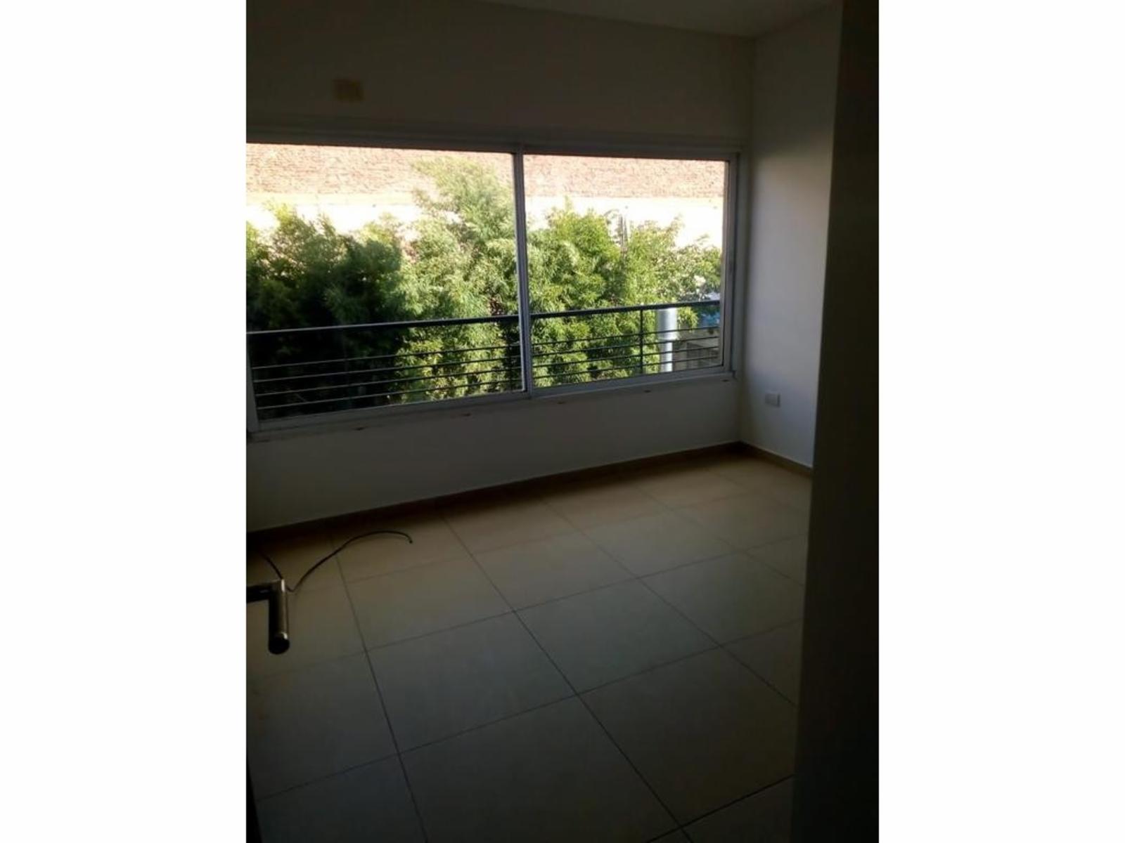 EXCELENTE DEPARTAMENTO DE 2 AMBIENTES AL CONTRAFRENTE CON BALCÓN Y TERRAZA — foto 10