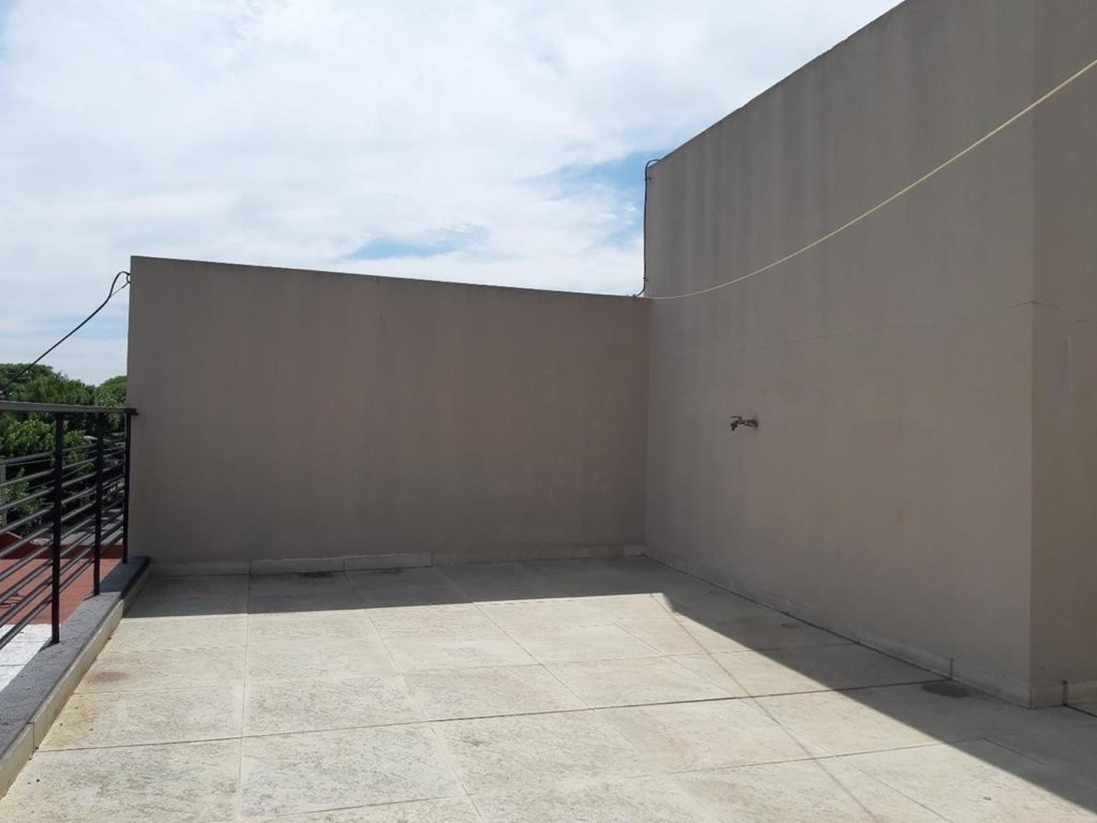 EXCELENTE DEPARTAMENTO DE 2 AMBIENTES AL CONTRAFRENTE CON BALCÓN Y TERRAZA — foto 15