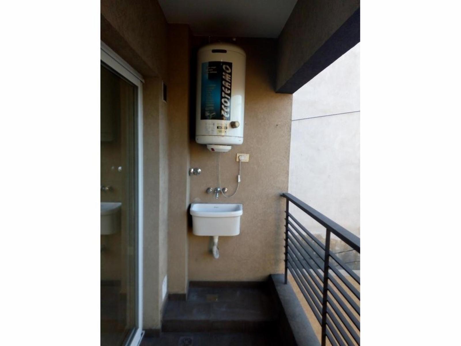 EXCELENTE DEPARTAMENTO MONOAMBIENTE EN PRIMER PISO AL FRENTE CON BALCÓN — foto 8