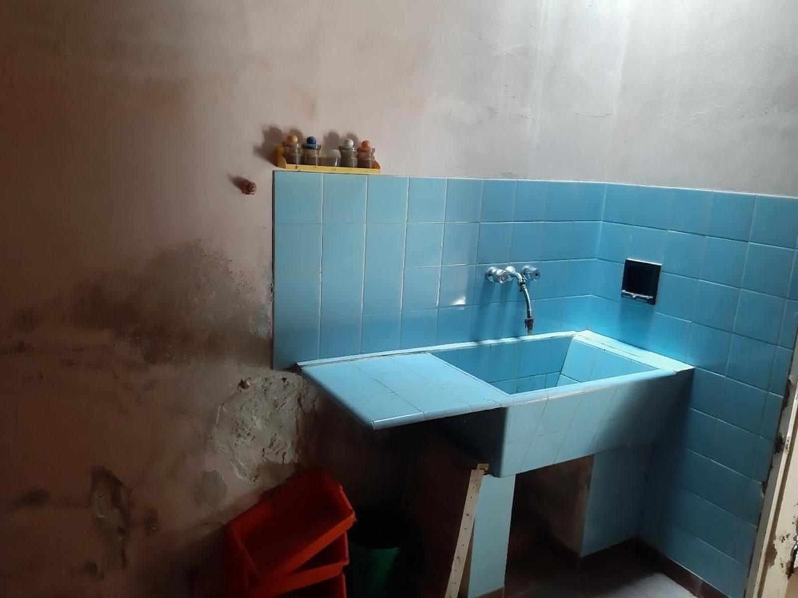 PH DE 2 AMBIENTES AL FRENTE A REFACCIONAR CON PATIO Y COCHERA — foto 12