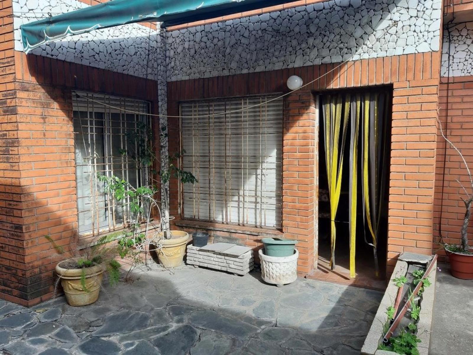 PH DE 2 AMBIENTES AL FRENTE A REFACCIONAR CON PATIO Y COCHERA — foto 14