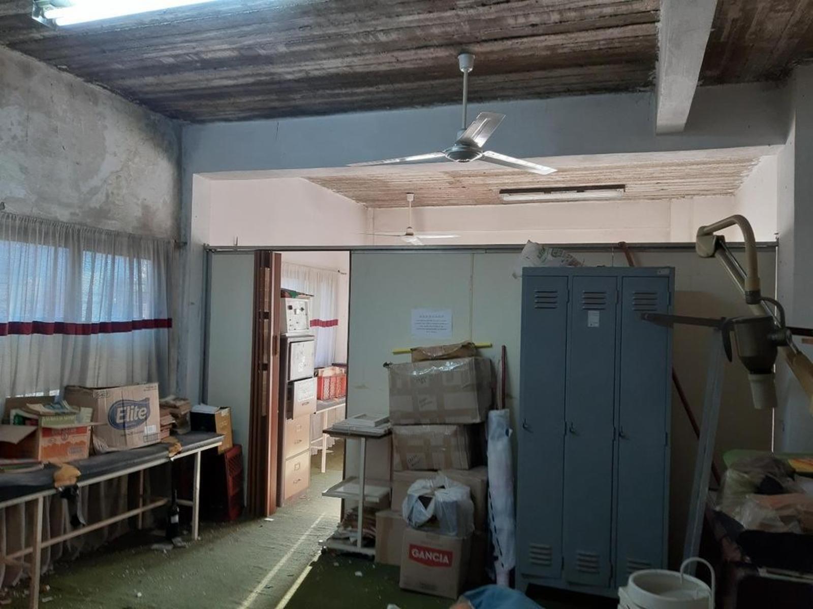 VENTA EN BLOCK DE 2 VIVIENDAS + OFICINA DE 43m² A REFACCIONAR IDEAL PARA 2 FAMILIAS. — foto 5