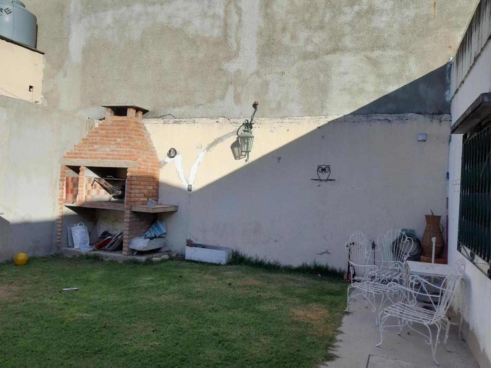VENTA EN BLOCK DE 5 UNIDADES (2 LOCALES AL FRENTE + 3 VIVIENDAS) — foto 8