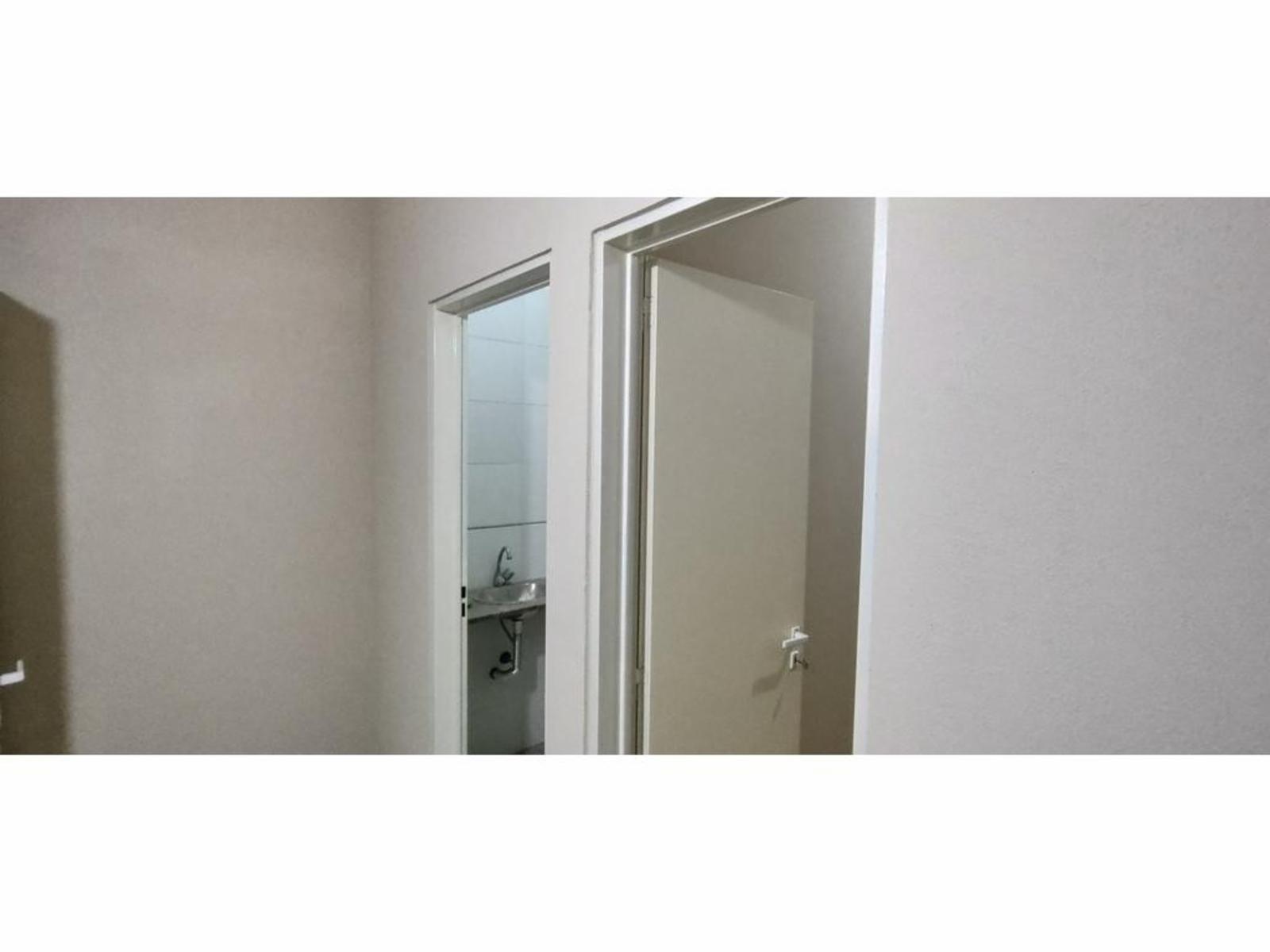 LOCAL DE 33 M² A ESTRENAR EN CENTRO DE SAN JUSTO - 8