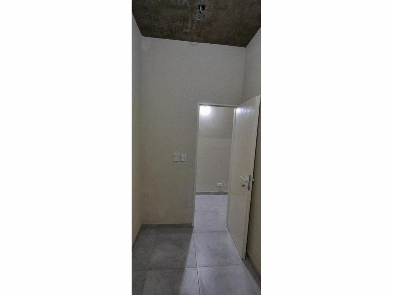 LOCAL DE 33 M² A ESTRENAR EN CENTRO DE SAN JUSTO - 10