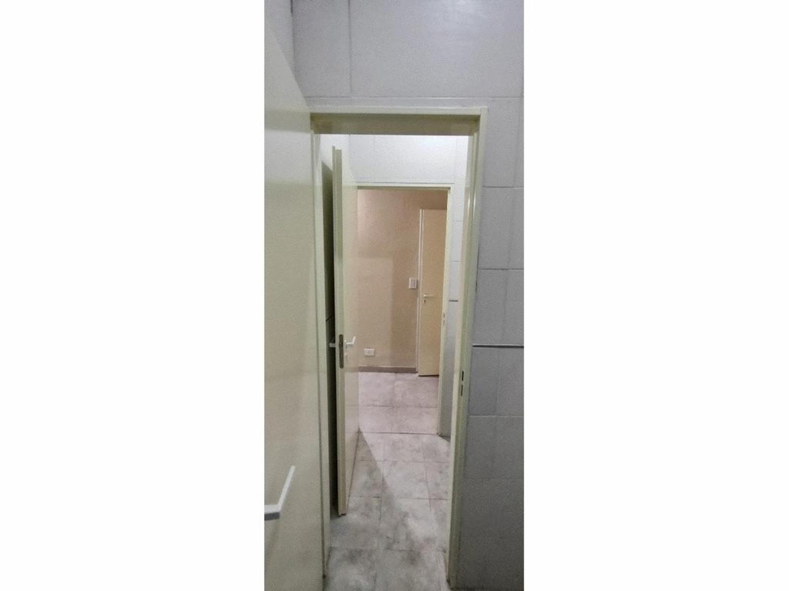 LOCAL DE 33 M² A ESTRENAR EN CENTRO DE SAN JUSTO - 13