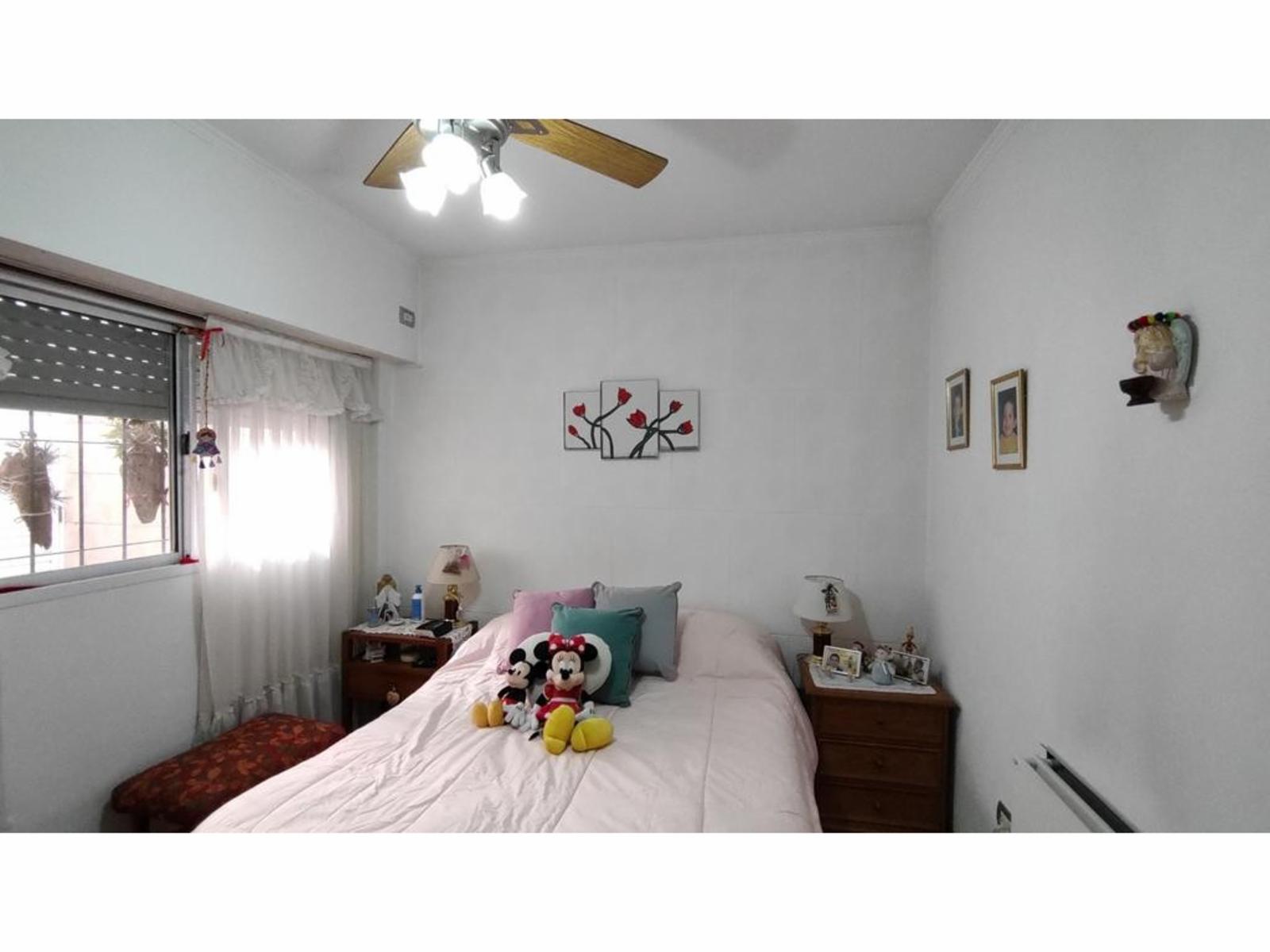 Excelente PH tipo casa de 3 ambientes ubicado en esquina con 2 patios y cochera — foto 13