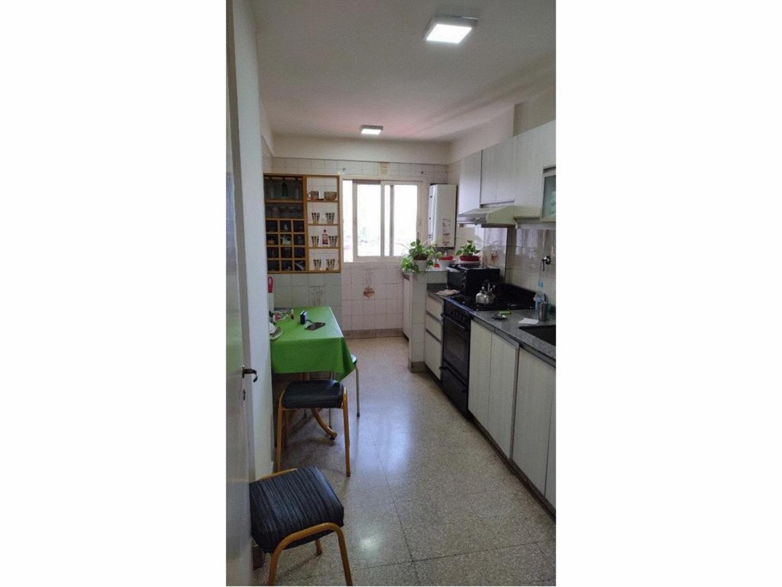 Departamento de 3 ambientes con balcón al contrafrente ubicado sobre Avenida San Martín — foto 4