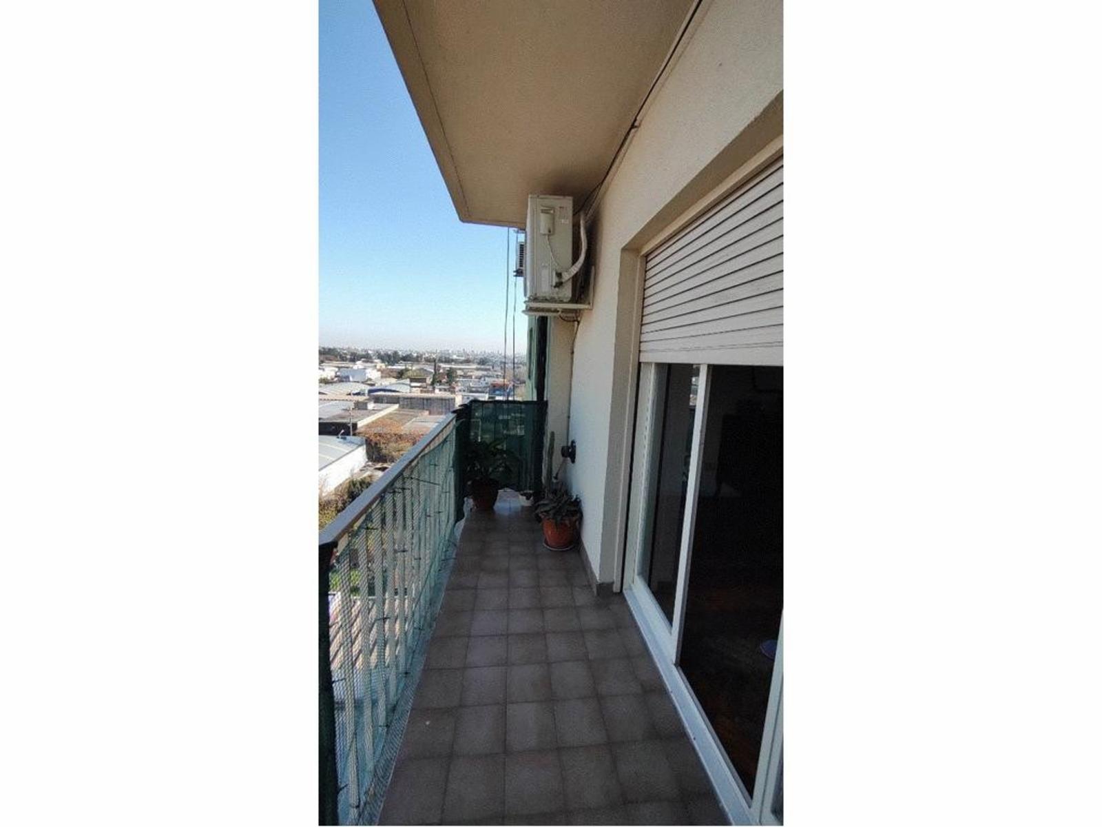 Departamento de 3 ambientes con balcón al contrafrente ubicado sobre Avenida San Martín — foto 10