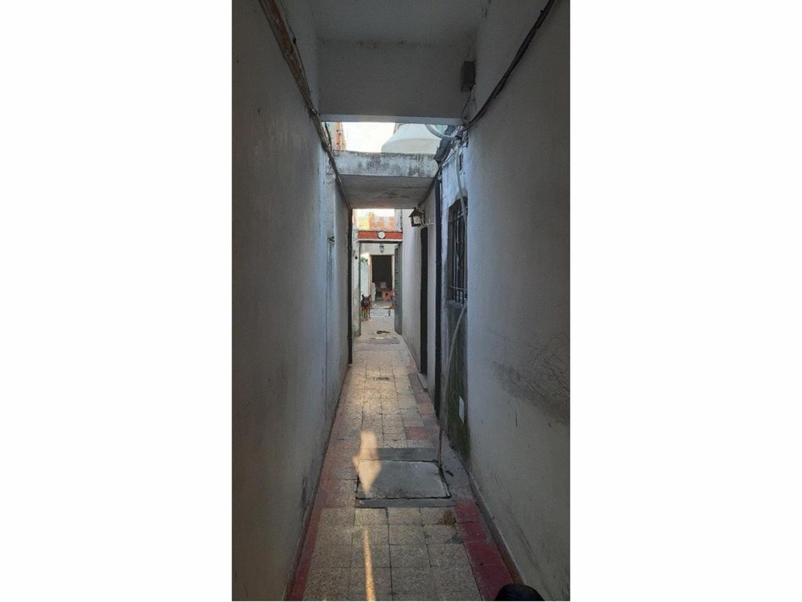 Ph al fondo con 2 propiedades de 2 ambientes con patio y terraza — foto 2