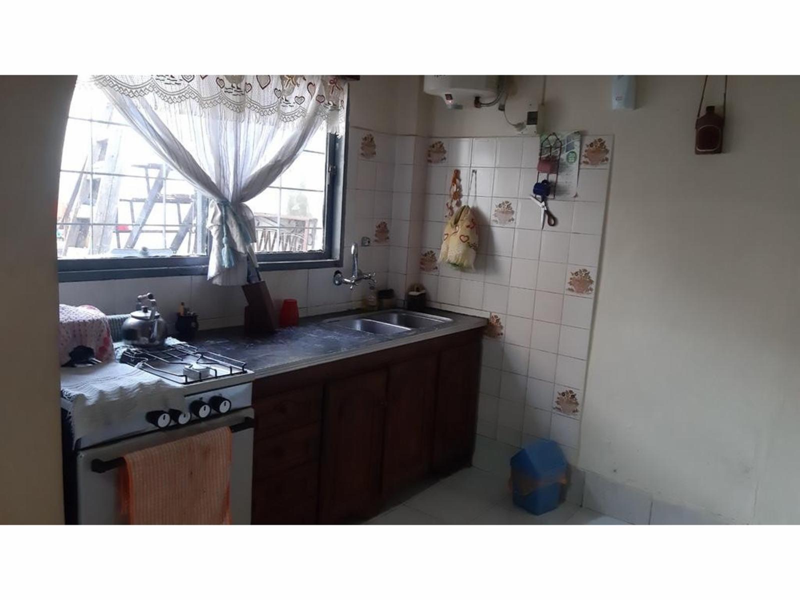 Ph al fondo con 2 propiedades de 2 ambientes con patio y terraza — foto 6