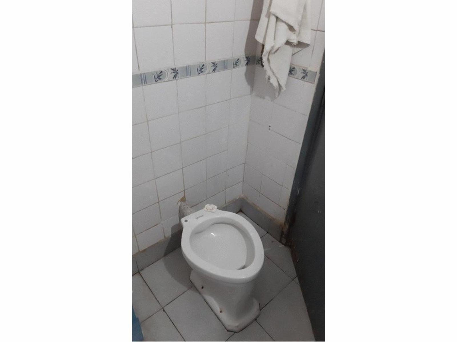Ph al fondo con 2 propiedades de 2 ambientes con patio y terraza — foto 13
