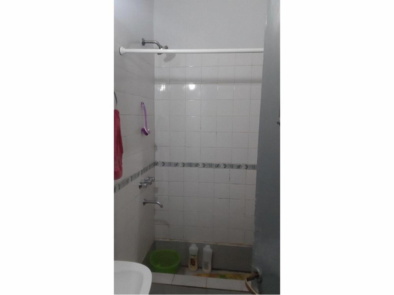 Ph al fondo con 2 propiedades de 2 ambientes con patio y terraza — foto 14