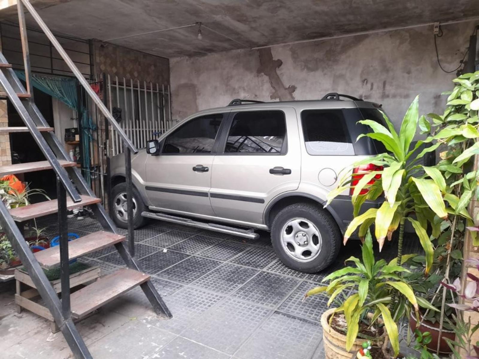 CASA CON DOS PROPIEDADES DE 3 AMBIENTES Y 2 AMBIENTES IDEAL PARA DOS FAMILIAS — foto 2