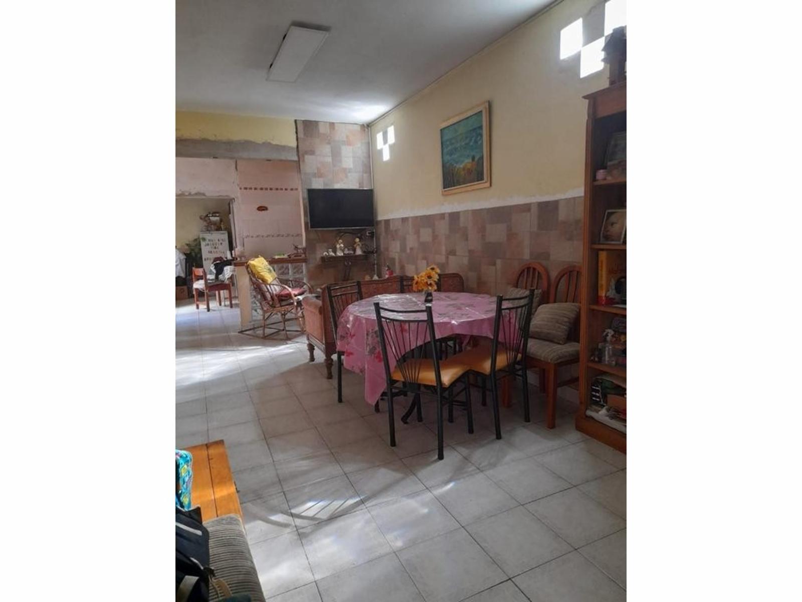 CASA CON DOS PROPIEDADES DE 3 AMBIENTES Y 2 AMBIENTES IDEAL PARA DOS FAMILIAS — foto 5