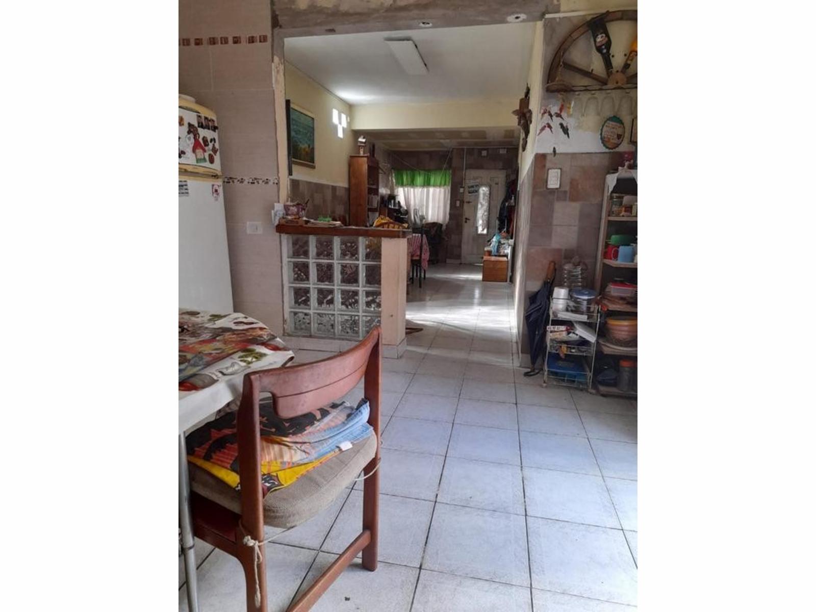 CASA CON DOS PROPIEDADES DE 3 AMBIENTES Y 2 AMBIENTES IDEAL PARA DOS FAMILIAS — foto 9