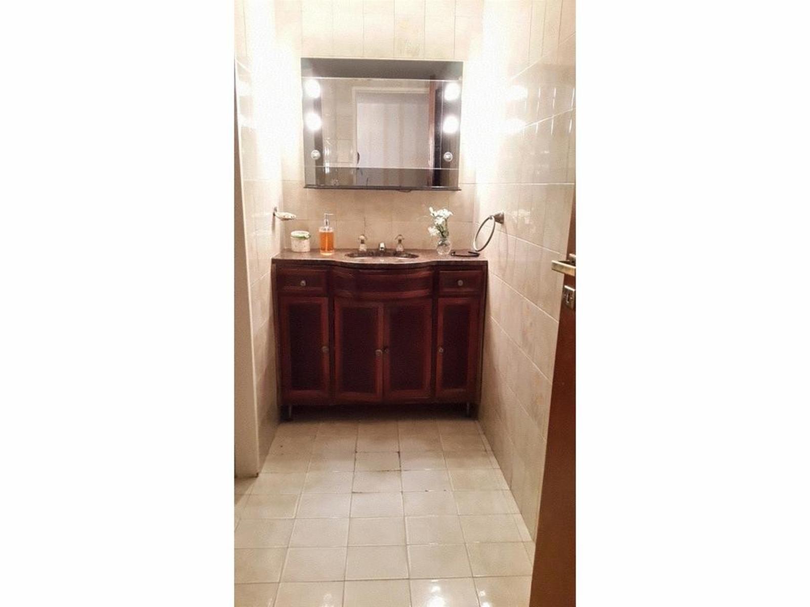 Excelente casa de 5 ambientes con salida a 2 calles — foto 6