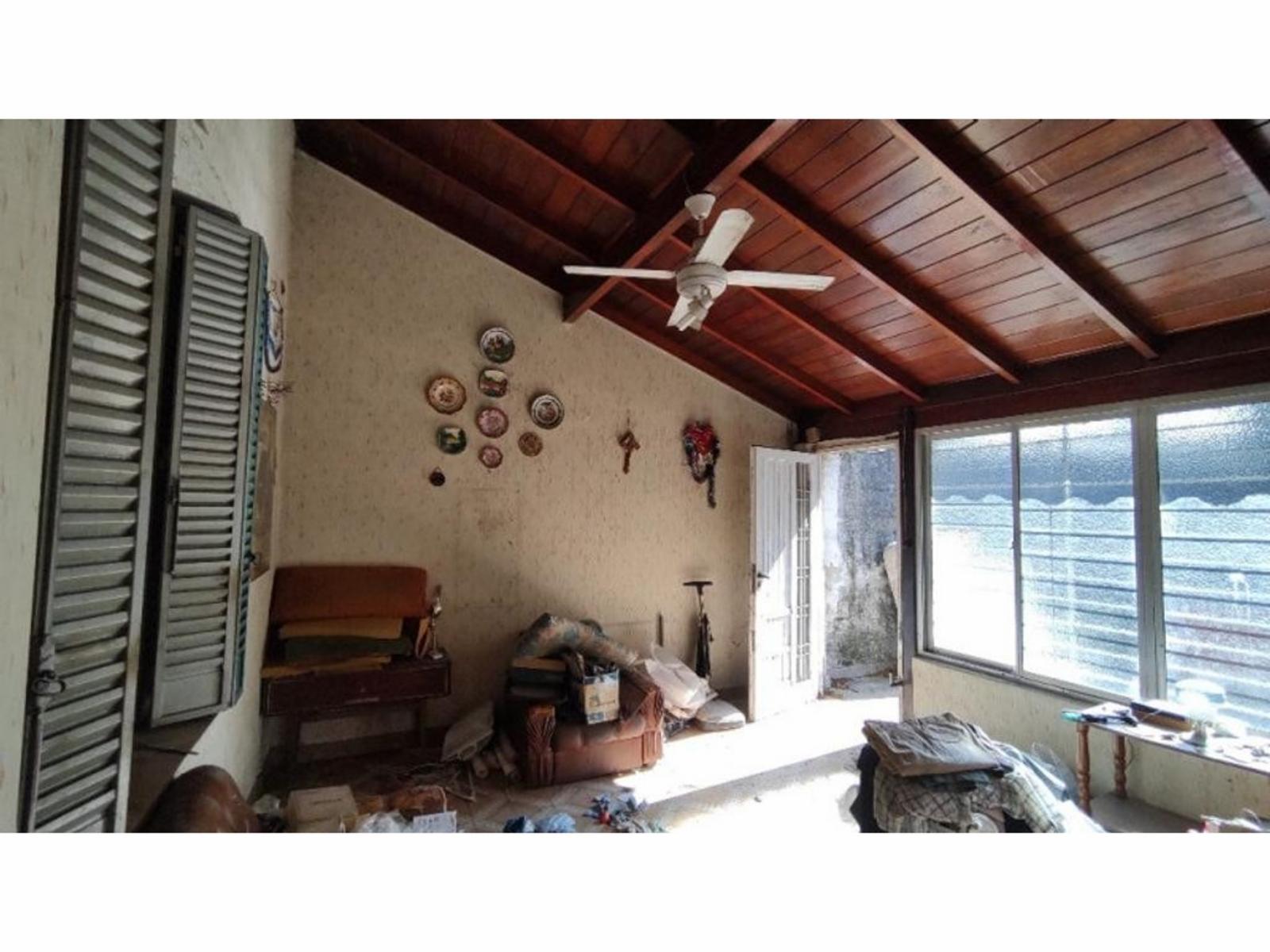 Terreno de 293,8m² (10 X 29,38) con casa de 3 ambientes con pileta y galpón — foto 8