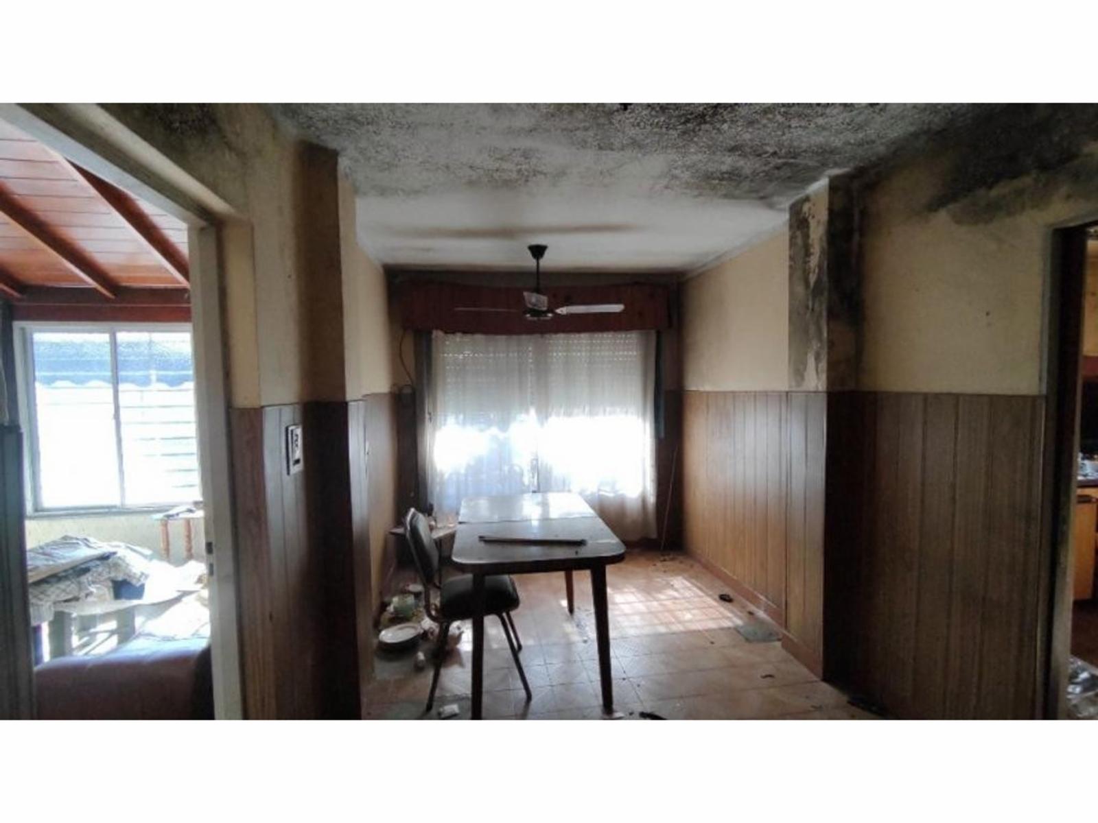 Terreno de 293,8m² (10 X 29,38) con casa de 3 ambientes con pileta y galpón — foto 9
