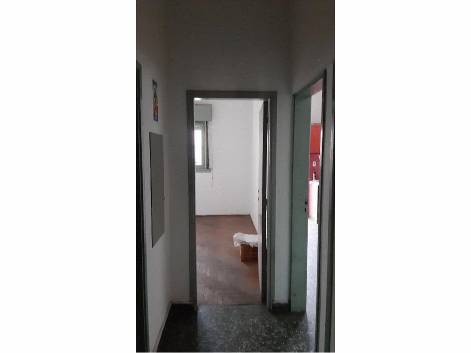 Casa de 3 ambientes con terreno de 8,66 X 21,85 con patio, cochera y terraza — foto 5