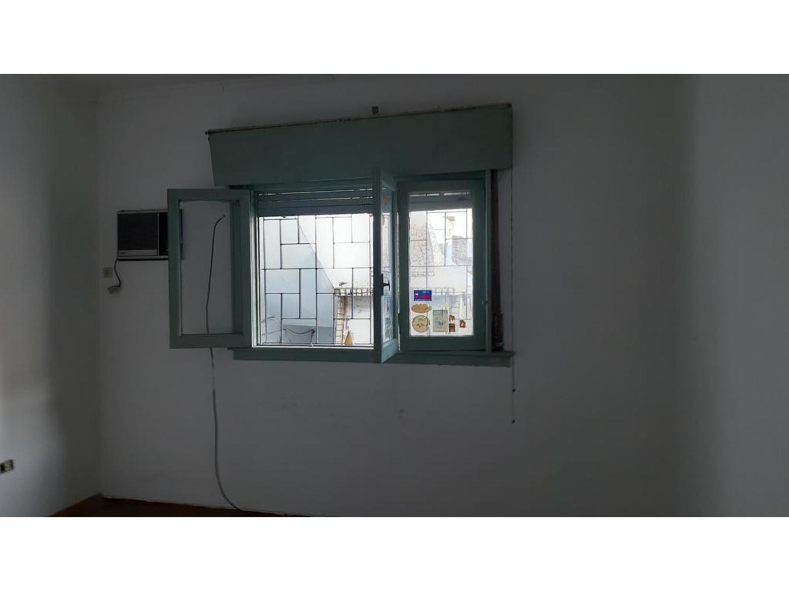 Casa de 3 ambientes con terreno de 8,66 X 21,85 con patio, cochera y terraza — foto 6