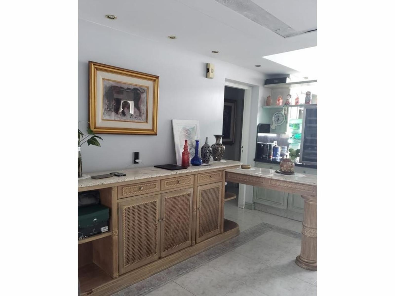 Piso de categoría en esquina Alberdi y Pueyrredón frente a la Plaza Bartolomé Mitre — foto 4