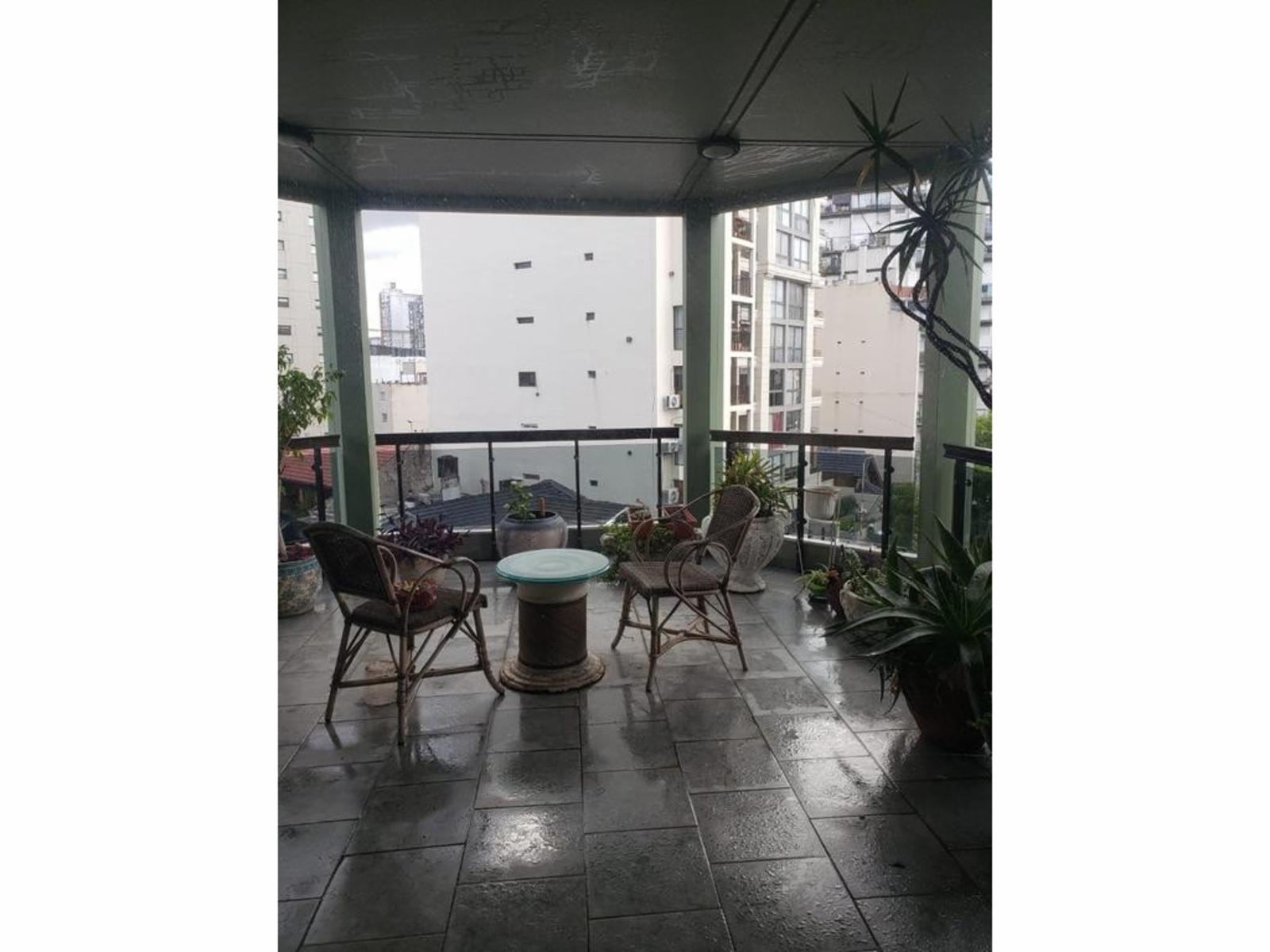 Piso de categoría en esquina Alberdi y Pueyrredón frente a la Plaza Bartolomé Mitre — foto 13