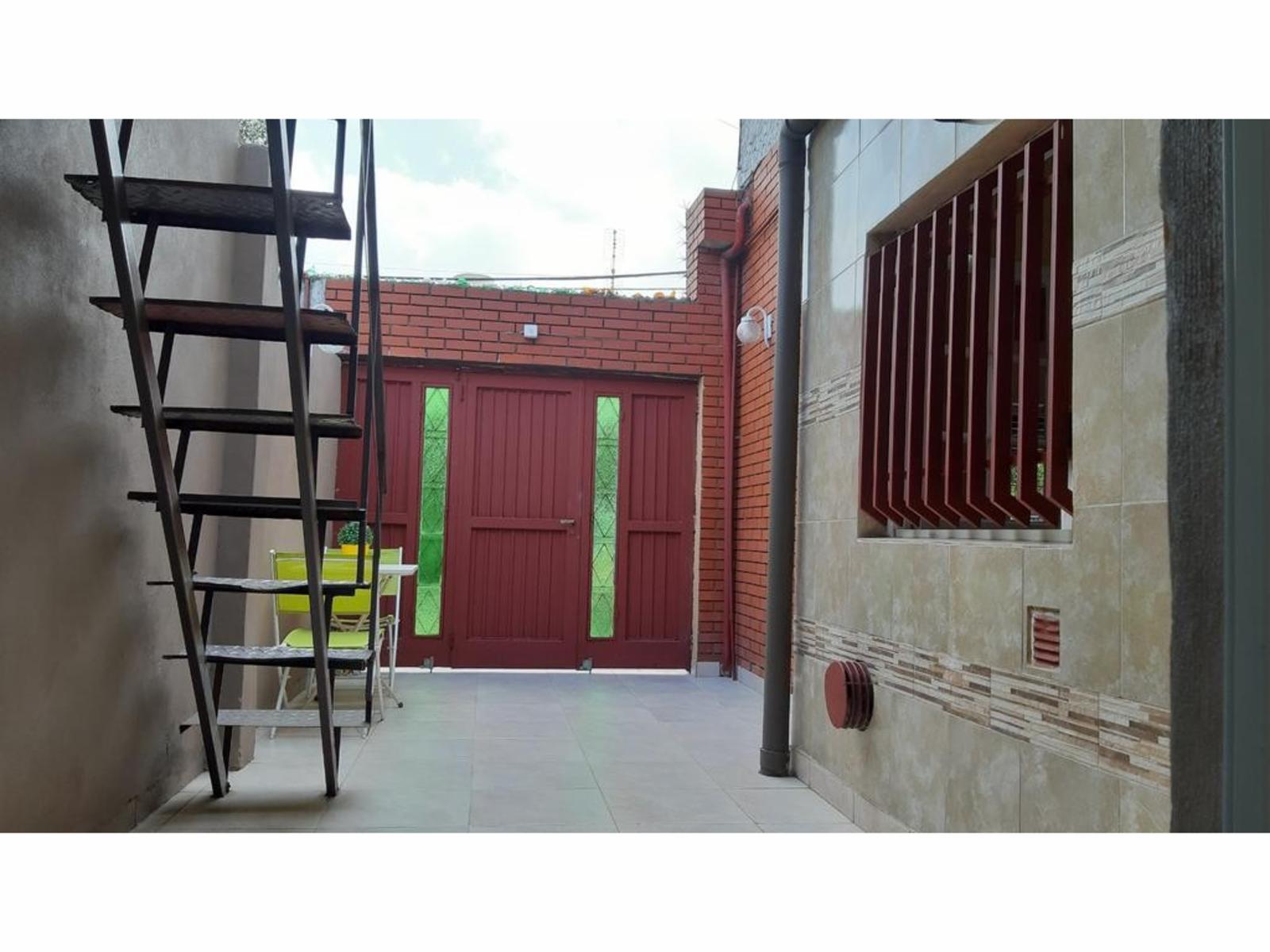PH CON DOS PROPIEDADES DE 2 AMBIENTES CON COCHERA DESCUBIERTA — foto 4