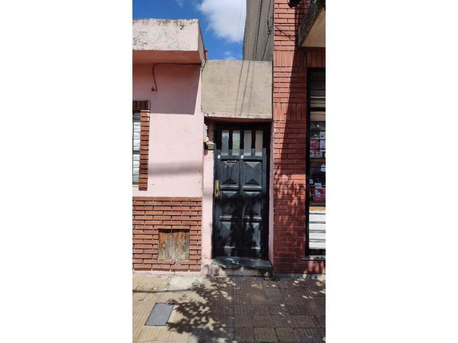 PH de 2 ambientes en primer piso interno con patio y balcón