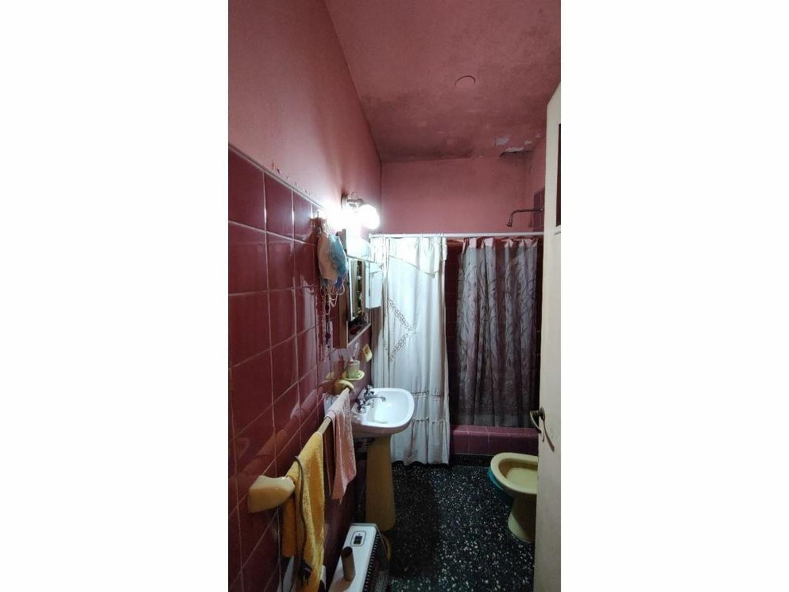 Casa en venta de 6 dormitorios c/ cochera en Lomas del Mirador — foto 9