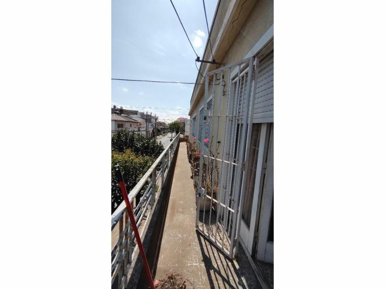 Casa en venta de 6 dormitorios c/ cochera en Lomas del Mirador — foto 12