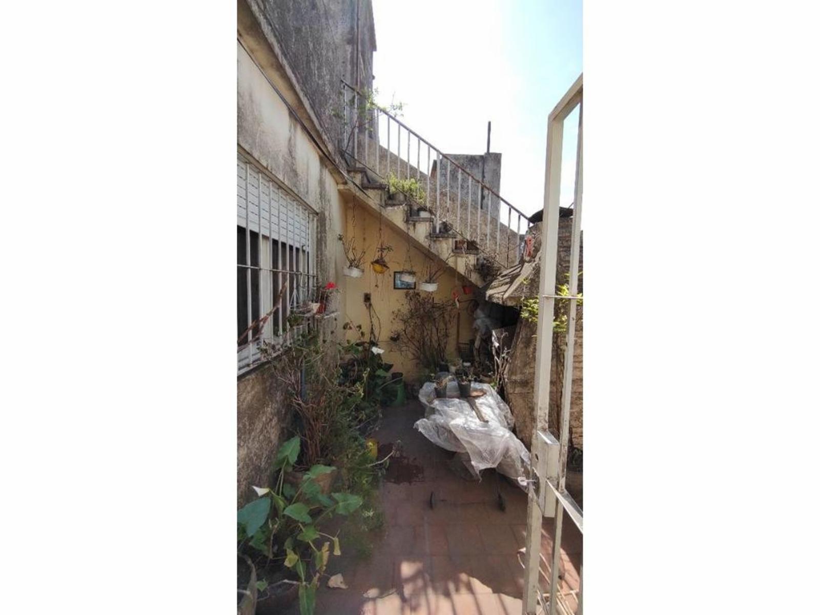 Casa en venta de 6 dormitorios c/ cochera en Lomas del Mirador — foto 14