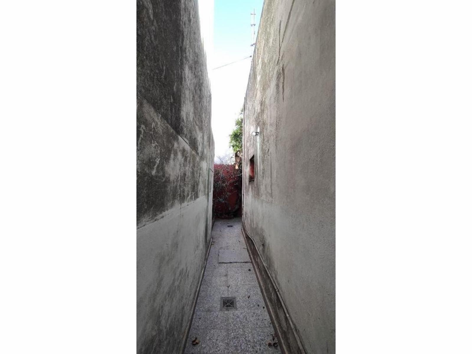 PH de 3 ambientes planta baja al frente a refaccionar — foto 2