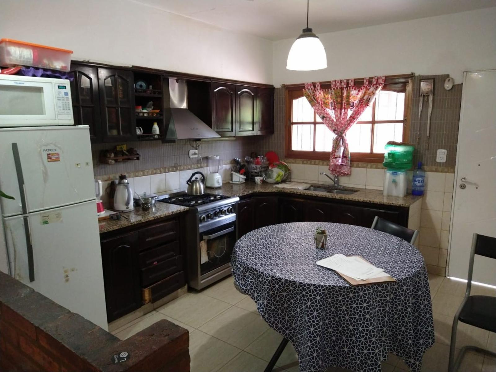 Chalet de 2 Plantas, Ubicado en Villa Luzuriaga. — foto 9
