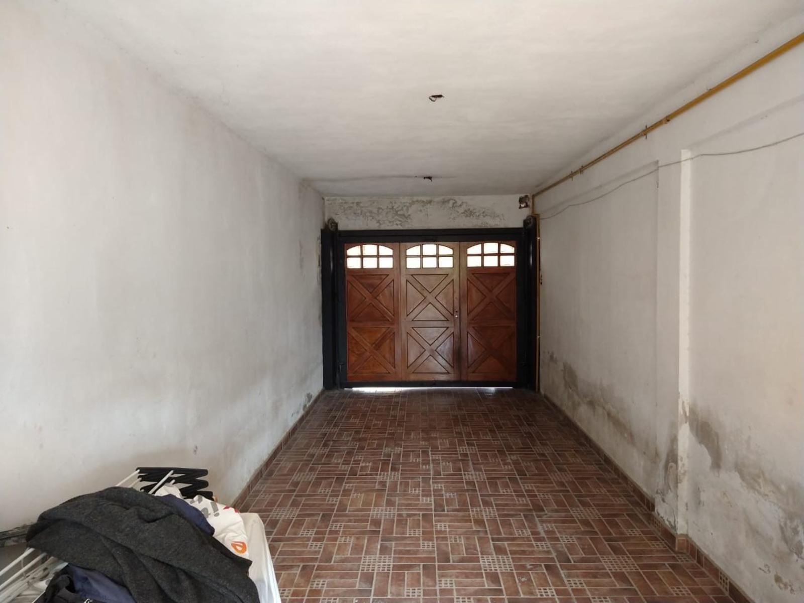 Chalet de 2 Plantas, Ubicado en Villa Luzuriaga. — foto 12